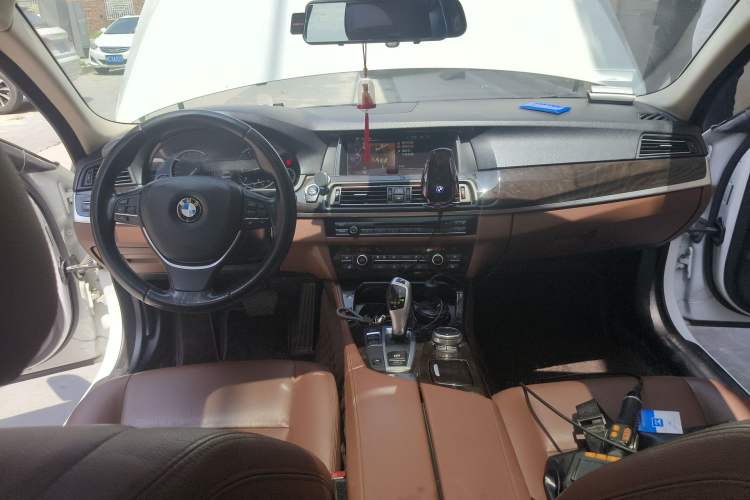 Used BMW 5 Series 2014 528Li Leading Model
