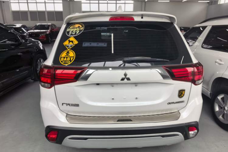 Used Mitsubishi Outlander 2019 2.0L Two-Wheel Drive Comfort Edition 5 Seats China VI Standard
