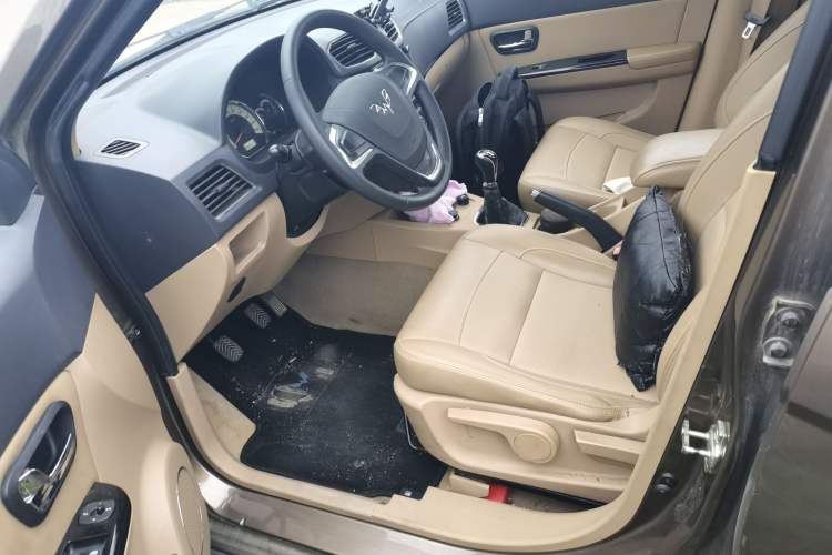 Used Wuling Hongguang 2014 1.5L S Comfort Model
