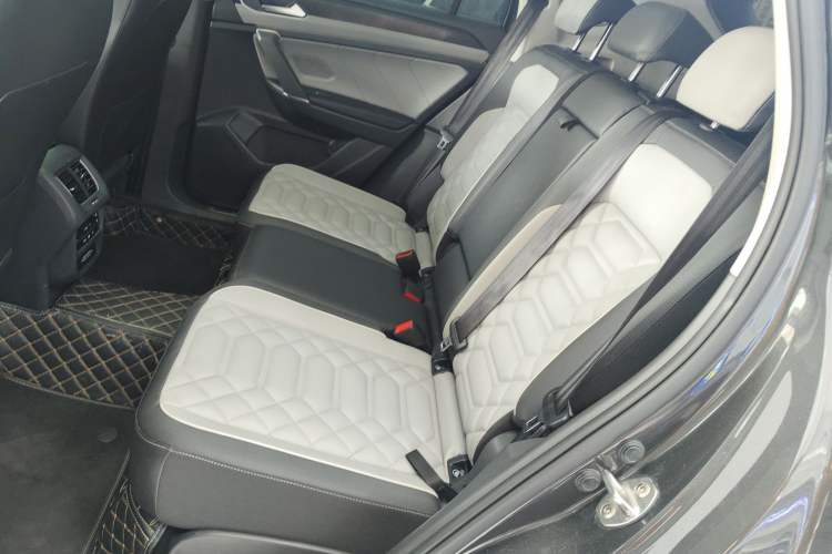 Used Volkswagen Tayron 2023 330TSI Two-Wheel-Drive Luxury Plus Advanced Version Left Rear Seat