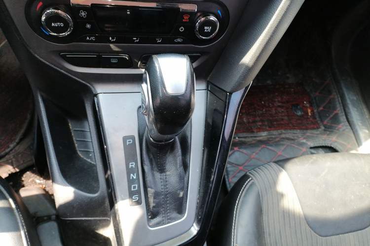 Used Ford Focus 2012 Sedan 1.6L Automatic Fashion Edition