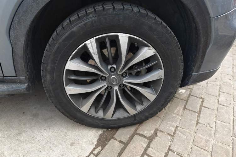 Used GAC Trumpchi GS8 2017 320T Two-Wheel Drive Luxury Smart Connectivity Version (7 Seats) Right Front Wheel Hub