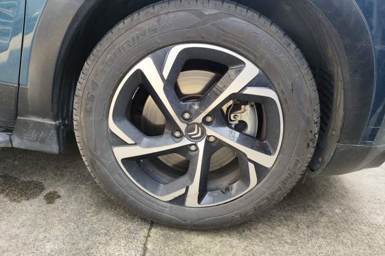 Used Citroen C5 AIRCROSS 2017 380THP Luxury Model Right Front Wheel Hub