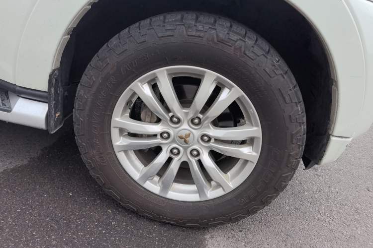 Used Mitsubishi Pajero 