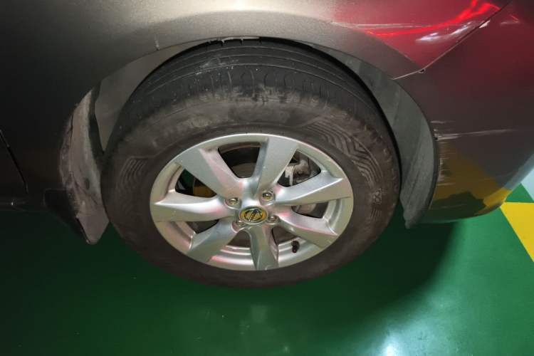 Used Nissan Sunny 2011 1.5XL CVT Luxury Edition Right Front Wheel Hub