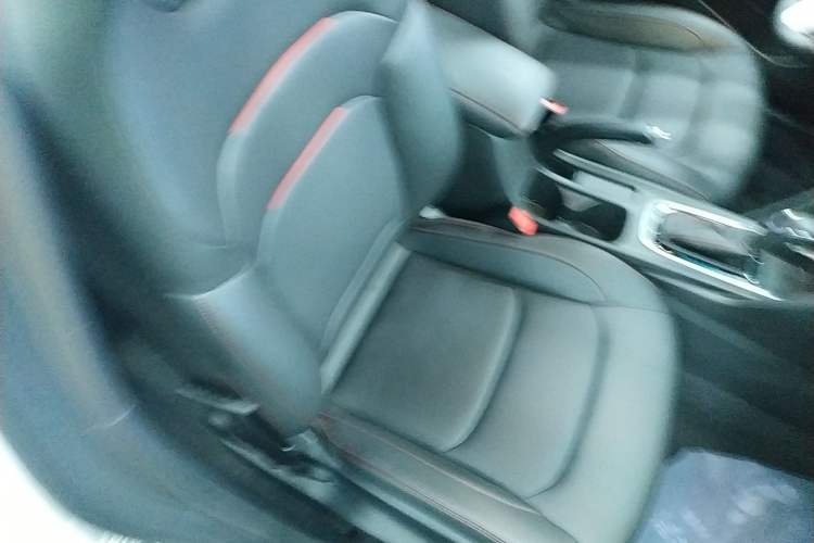 Used Chevrolet Monza 2020 Light Hybrid RS 330T Automatic Comfort Edition Right Front Seat