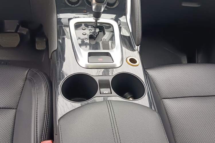 Used Peugeot 3008 2015 2.0L Automatic Classic Edition Gear Lever