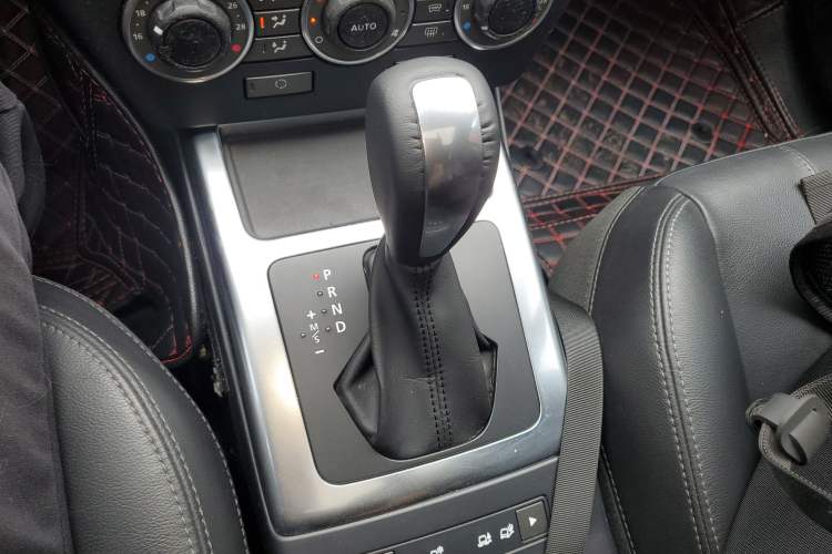 Used Land Rover Freelander 2 2015 2.0T Si4 XS Collection Edition Gear Lever