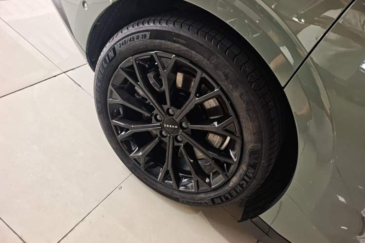 Used Zeekr 007 2025 Long-Range All-Wheel-Drive Intelligent Driving Version 100 kWh