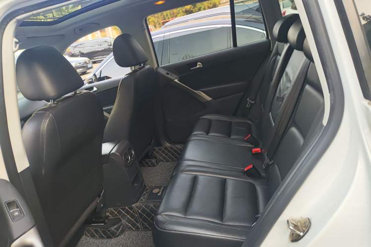 Used Volkswagen Tiguan 2012 1.8TSI Automatic Two-Wheel Drive Elite Edition Left Rear Seat