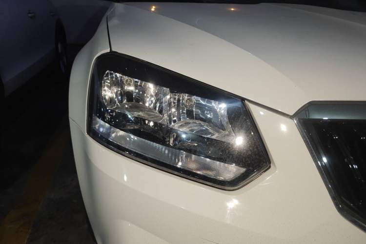 Used Skoda Yeti 2016 1.4TSI DSG Advanced Edition Right Front Headlight