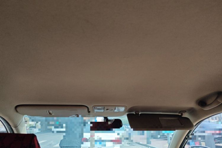 Used Hyundai Verna (older generation) 2010 Sedan 1.4L Manual Comfort GS Headliner