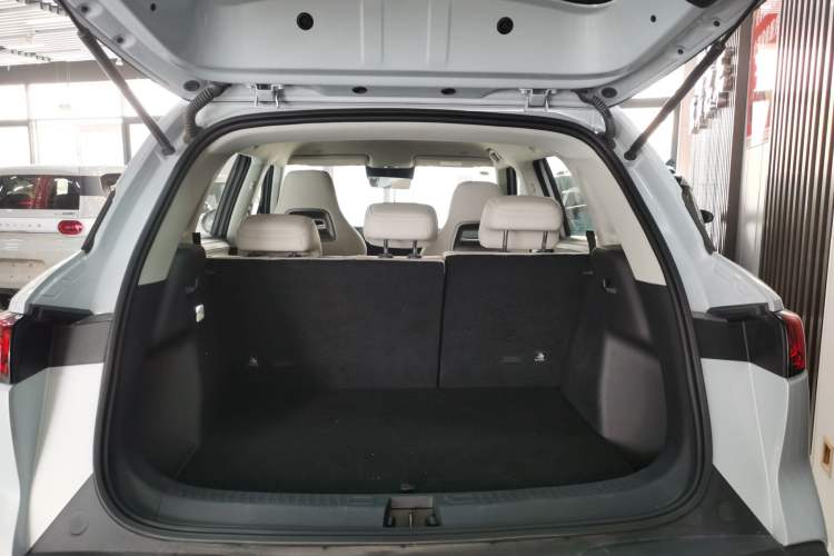 Used BYD Yuan UP 2025 Intelligent Driving Version 401 km Leading Edition Trunk