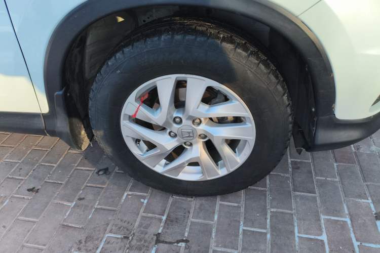 Used Honda CR-V 2015 2.4L four-wheel drive luxury version Right Front Wheel Hub