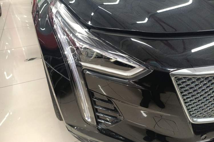 Used Cadillac CT6 2022 28T Prestige Edition Right Front Headlight