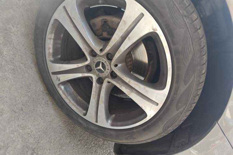 Used Mercedes-Benz E-Class 2016 E 200 L Right Front Wheel Hub
