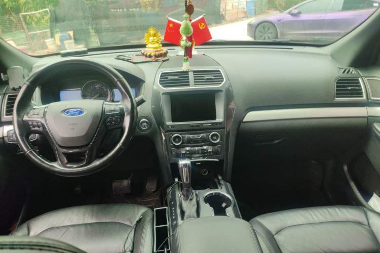 Used Ford Explorer 2016 2.3T Fashion Edition Center Console