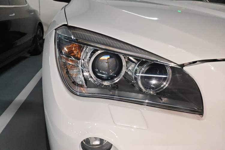 Used BMW X1 2015 sDrive18i Leading Edition Right Front Headlight