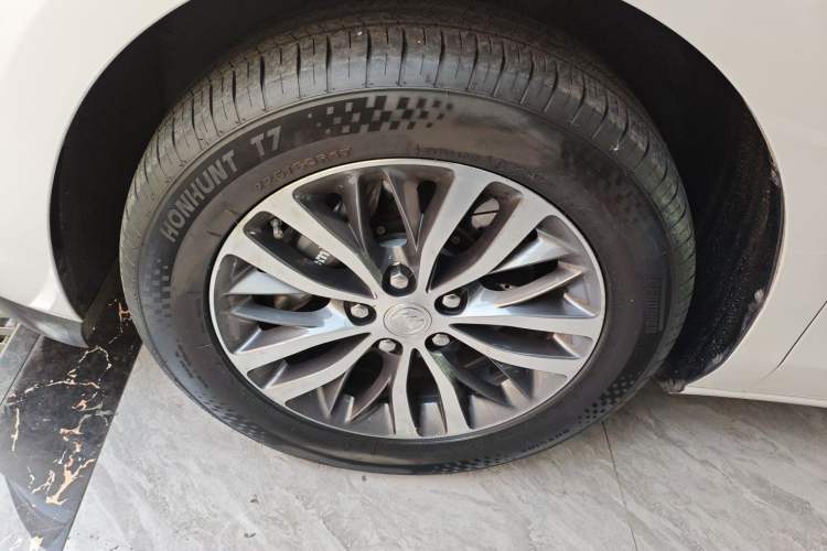 Used Buick GL8 2022 ES Landtrek 653T Comfort Edition