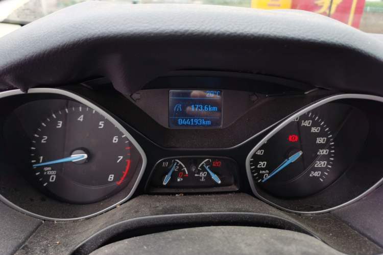 Used Ford Focus 2012 Sedan 1.6L Manual Comfort Model
