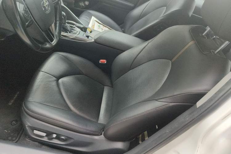 Used Toyota Camry 2018 2.0G Luxury Edition
