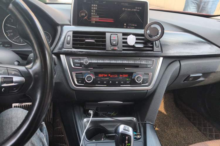 Used BMW 3 Series 2015 320Li Luxury Edition Fashion Model
