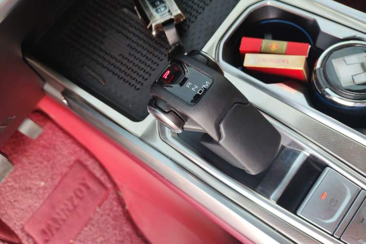 Used Tank 400 New Energy 2024 Hi4-T Off-Road Edition Gear Lever