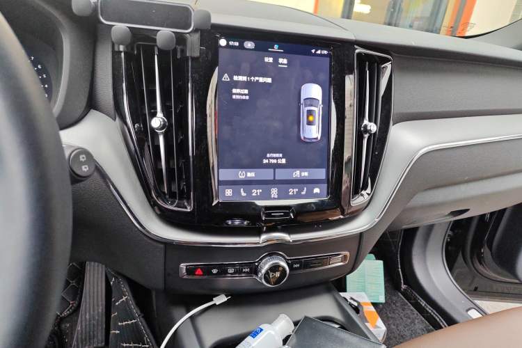 Used Volvo XC60 2025 B5 4x4 Smart Luxury Edition