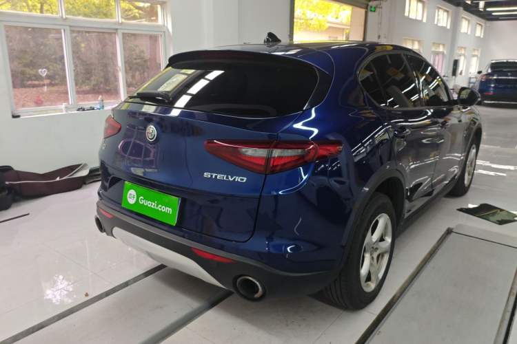 Used Alfa Romeo Stelvio 2017 2.0T 200HP Elite Edition Rear Right 45 Deg