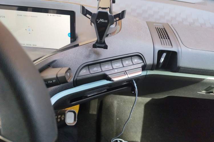 Used Baojun E300 2020 Plus Starry Intelligence Edition