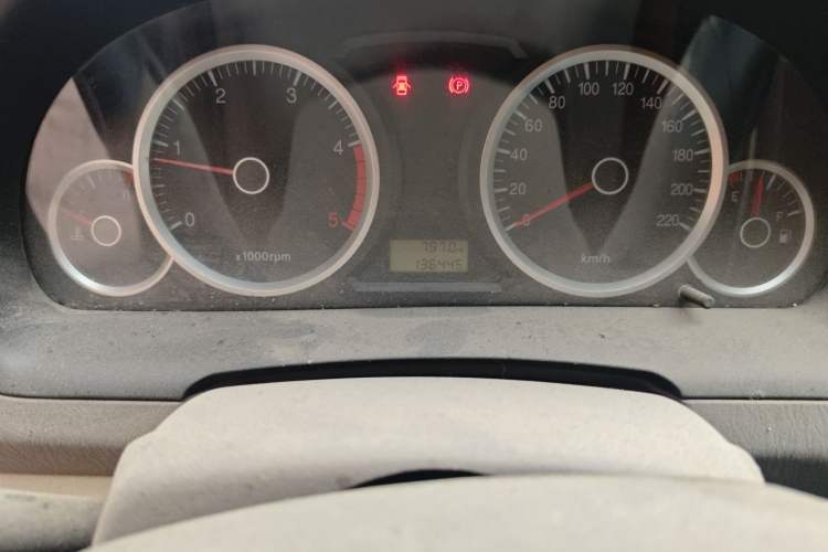 Used JMC Yuhu 7 2012 2.4T Four-Wheel Drive Manual Standard Edition JX4D24 Odometer Close Up