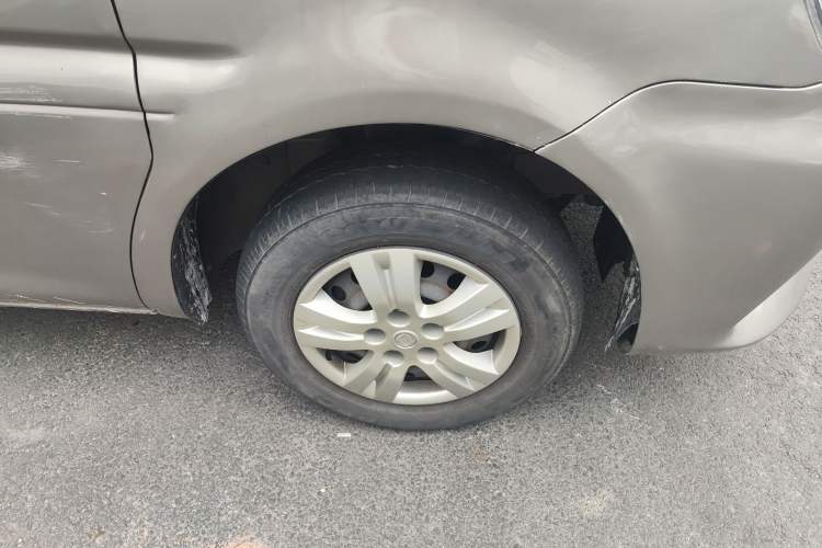 Used FORTHING Lingzhi 2020 M5L 2.0L Base Model 7 Seats Right Front Wheel Hub