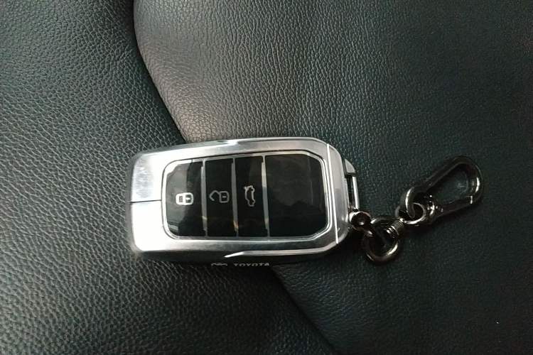 Used Toyota Highlander 2022 Dual-Engine 2.5L Four-Wheel Drive Prestige Version 7 Seats
