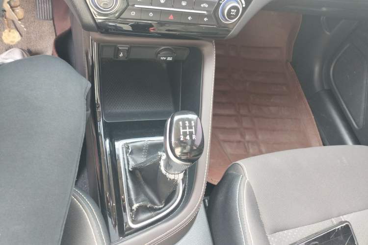 Used CHANGAN Eado DT 2019 1.6L Manual Comfort Model China VI Standard
