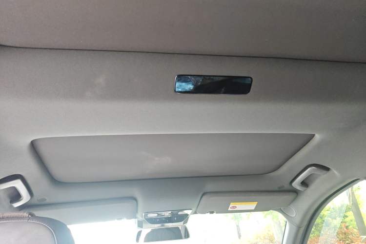 Used Li Auto L8 2023 Pro Model Headliner