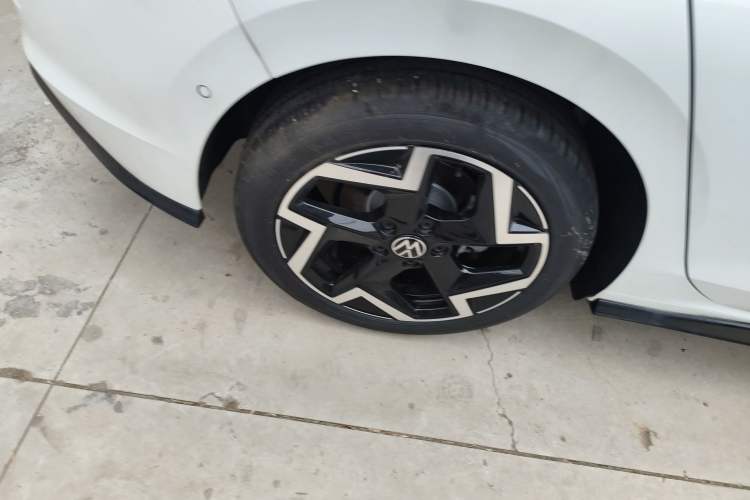 Used Volkswagen Golf 2025 300TSI R-Line
