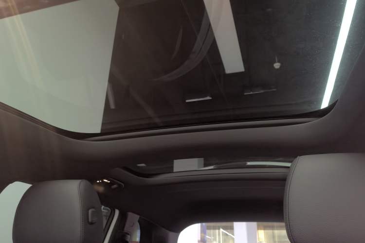 Used Mercedes-Benz GLB 2022 Second Facelift GLB 200 Dynamic Edition Headliner