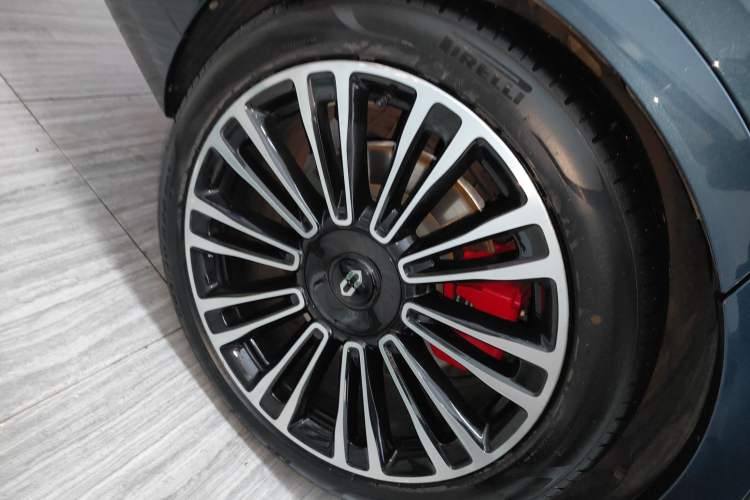 Used Hima AITO M9 2024 Range-Extended Ultra Version 42 kWh 6-Seater Model
