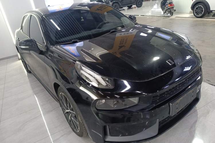 Used Lynk & Co 03 2022 2.0TD DCT JingPro Front Right 45 Deg