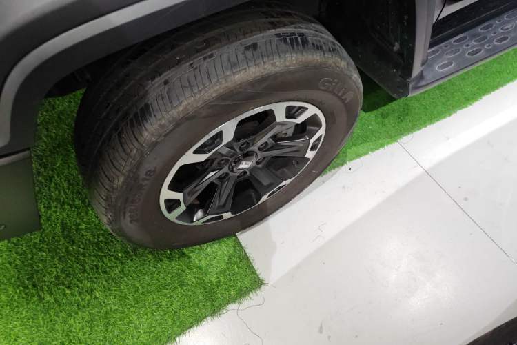 Used Tank 300 New Energy 2025 Hi4-T Left Front Wheel Hub