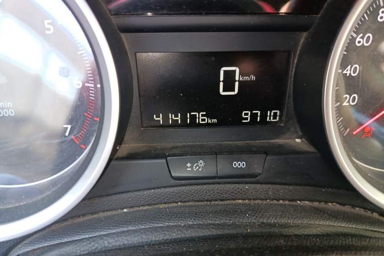 Used Peugeot 408 2018 Revised Version 1.8L Manual Leading Edition Odometer Close Up