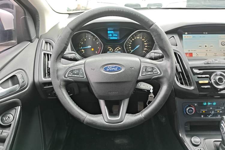 Used Ford Focus 2017 Sedan 1.6L Automatic Fashion Edition Smart Drive Version
