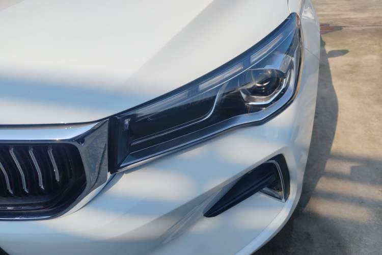 Used Geely Auto Emgrand 2023 4th Generation Champion Edition 1.5L CVT Prestige Model Left Front Headlight