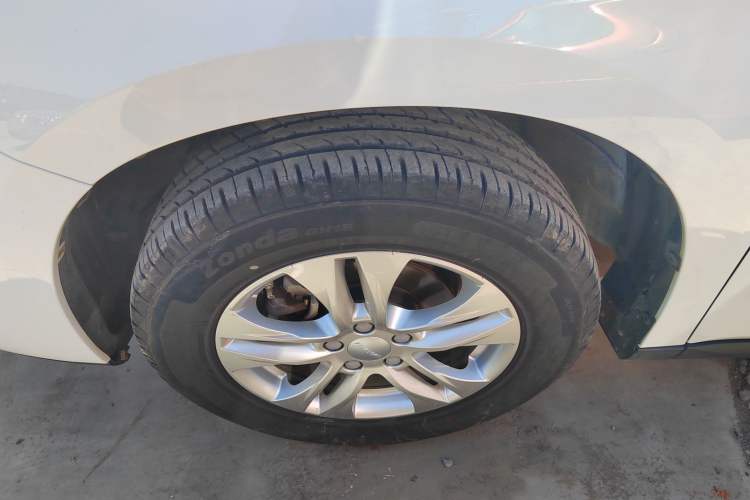 Used Haval M6 2019 1.5T DCT Two-Wheel Drive Elite Version China VI Standard Exterior 4