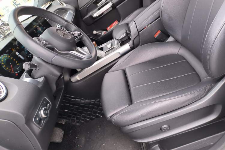 Used Mercedes-Benz GLB 2021 GLB 200 Dynamic Edition Left Front Seat