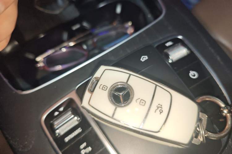 Used Mercedes-Benz E-Class 2019 Restyled E 300 L Sporty and Stylish Edition Vehicle Key