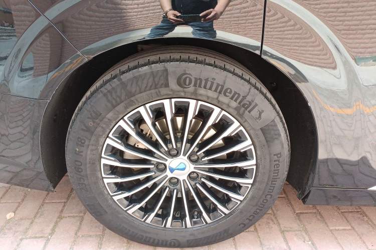 Used Denza D9 2024 DM-i 980 Four-Wheel Drive Prestige Model
