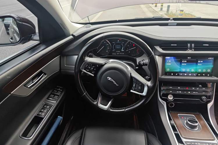 Used Jaguar XFL 2019 XFL 2.0T 200 PS Two-Wheel-Drive Elite Edition
