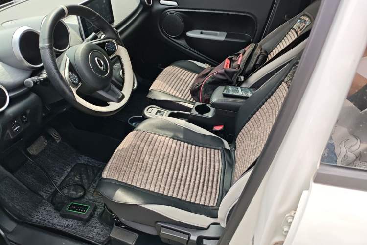 Used ORA Black Cat 2021 351 km Luxury Version Left Front Seat