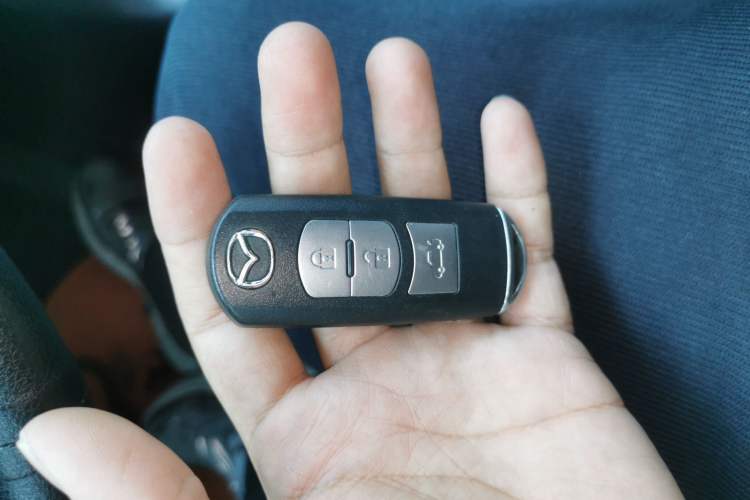 Used Mazda Mazda 3 Axela 2014 Sedan 1.5L Automatic Comfort Model
